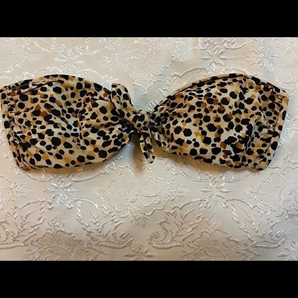 Victoria’s Secret Swim leopard print Bikini top L